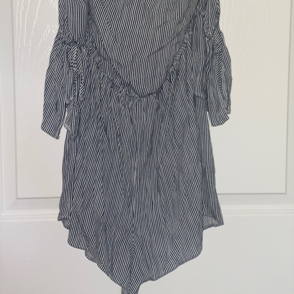 Romper - Picture 1 of 4